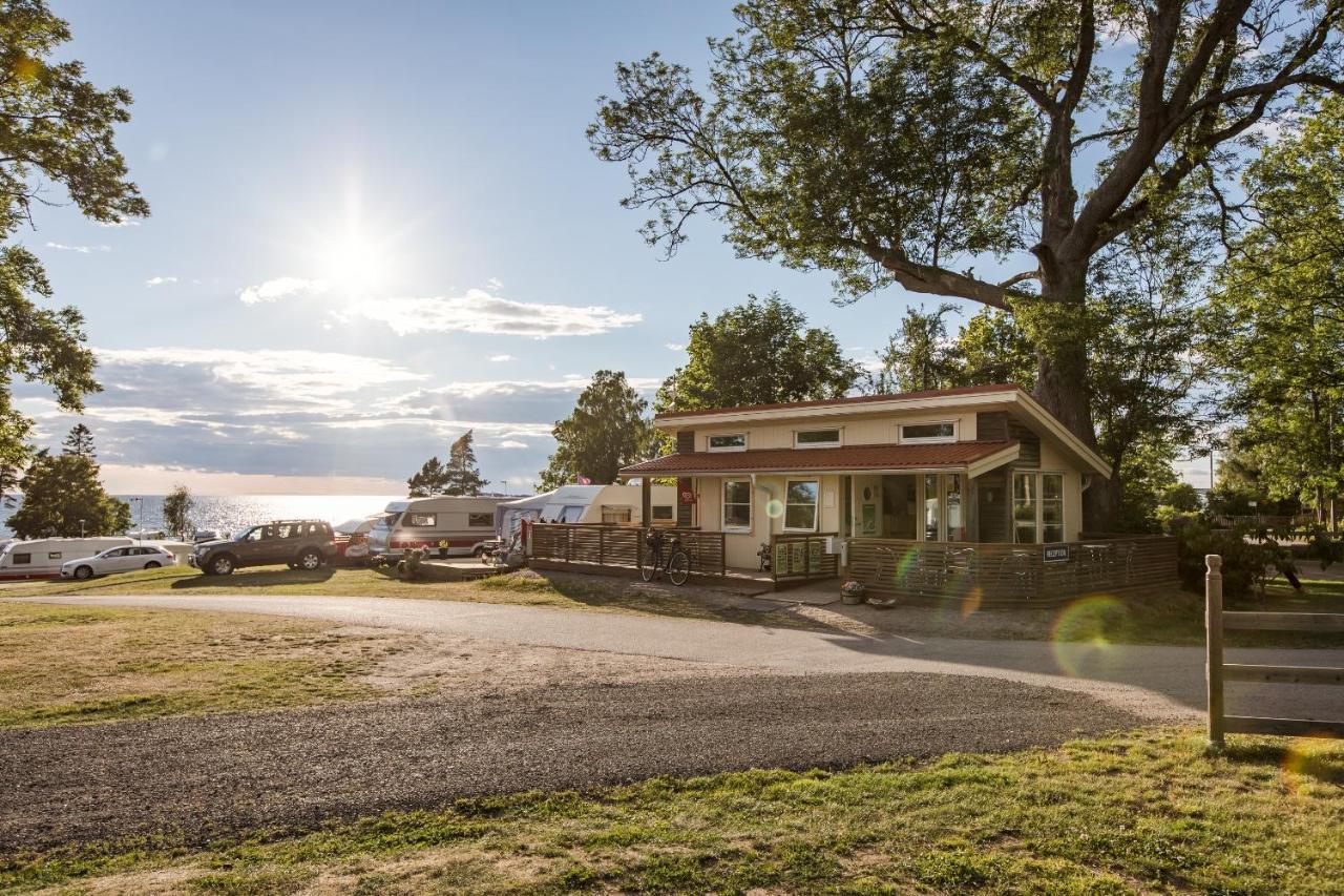 Hotel Askeviks Camping & Stugor Sjötorp Exterior foto